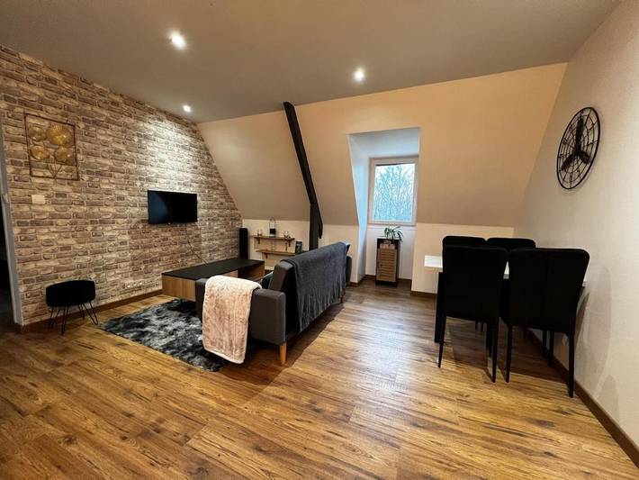 Gîte pour 2 personnes, avec Terrasse ainsi que Jardin et Piscine à Annesse-et-Beaulieu