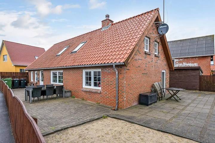 Villa für 9 Personen, mit Balkon/Terrasse und Whirlpool