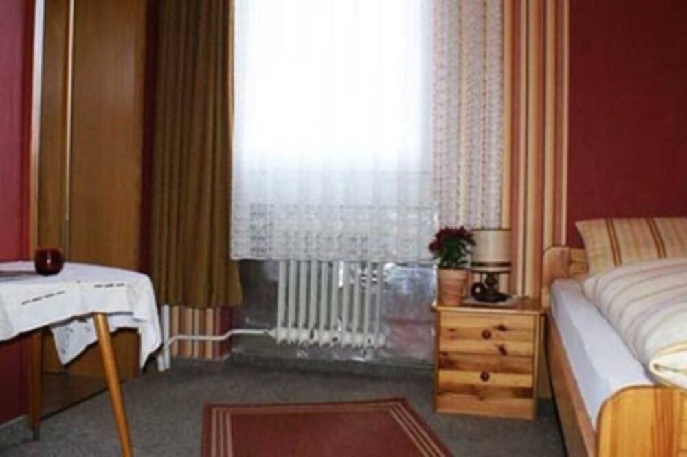 Eenpersoonskamer 1 - Gasthaus Pension Schumbert in Erbach im Odenwald, Main-Odenwald