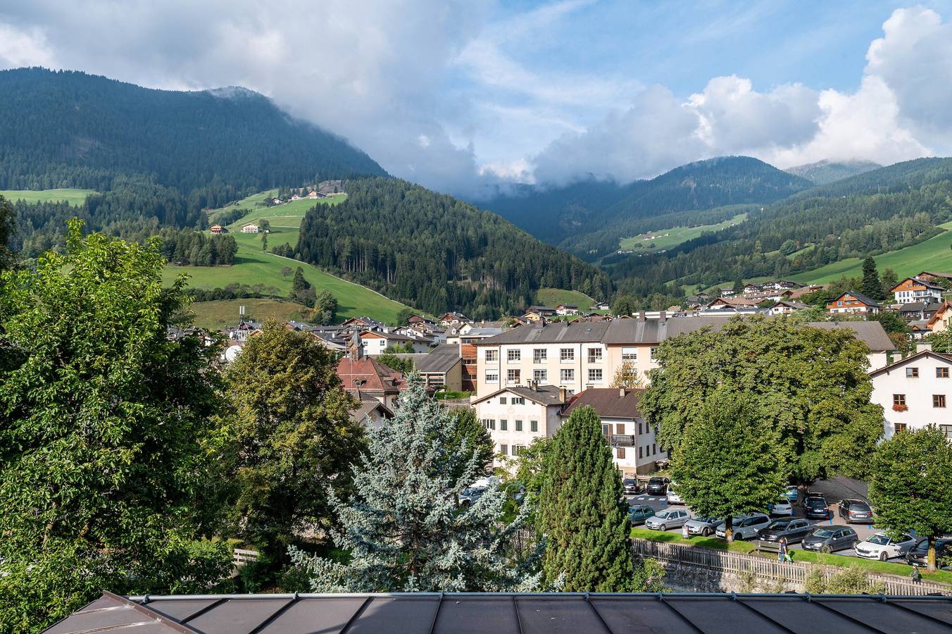 Zimmer 'Hirschen Jakob' mit Bergblick, Gemeinschaftsterrasse und Wi-Fi in Sarnthein, Sarntal
