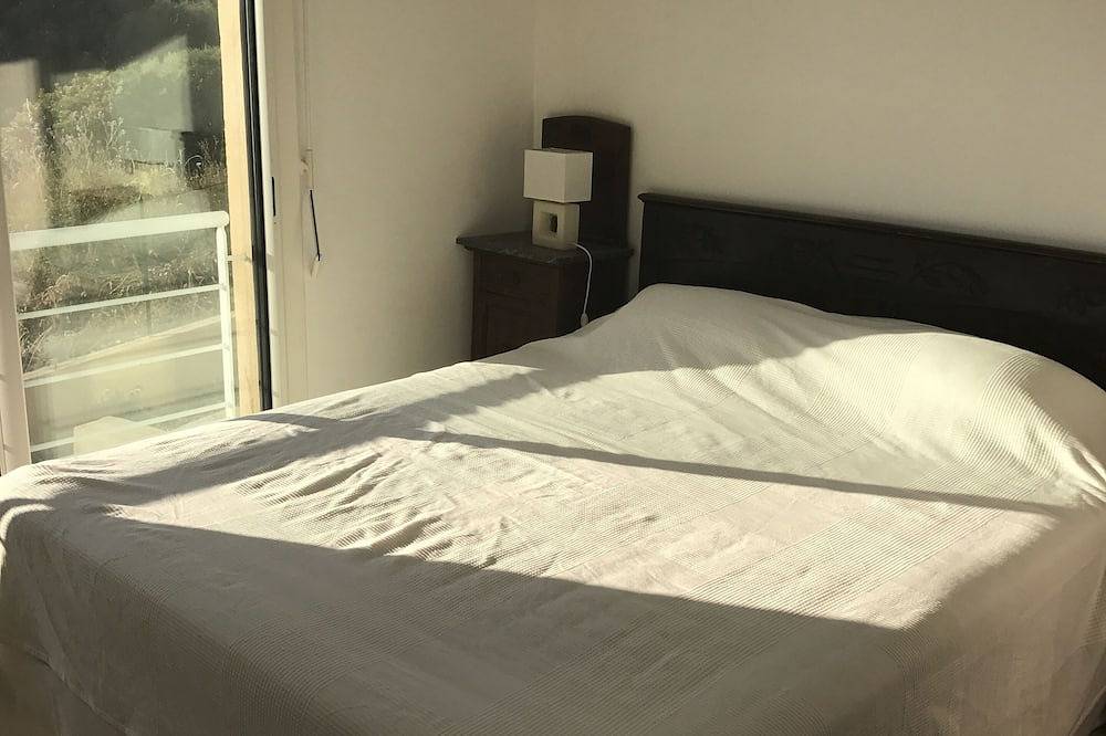 Casa moderna con piscina privada y vistas impresionantes a 800 metros de la playa in Sagone, Coggia