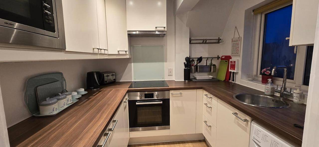Entire apartment, Lovely Cosy Apartment near Water Parks in South Cerney, Gloucestershire