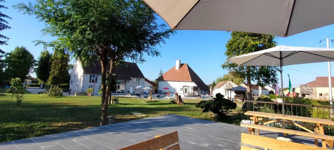 Appartement de vacances pour 6 personnes, avec Terrasse et Jardin ainsi que Piscine et Vue