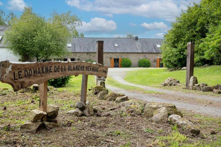 Maison de vacances pour 2 personnes, avec jardin ainsi que vue et piscine, animaux acceptés