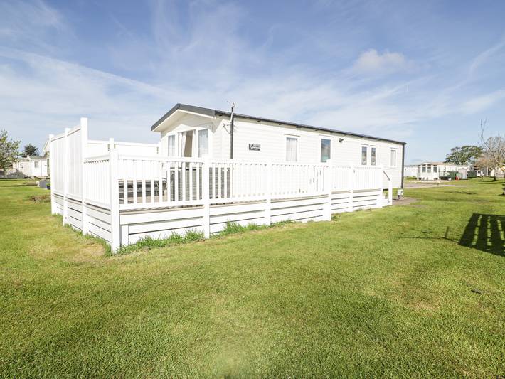 Caravan for 8 people in North West England