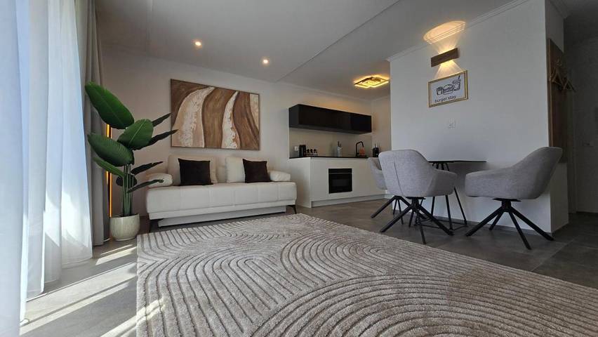 Ferienwohnung für 4 Personen, mit Balkon und Ausblick, kinderfreundlich in Thun