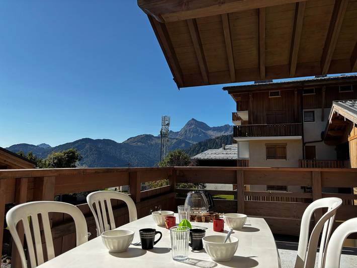 Gîte pour 6 personnes, avec terrasse et piscine dans Office De Tourisme De Notre Dame De Bellecombe - 2