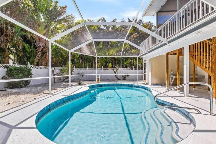 Ferienhaus für 6 Personen, mit Ausblick und Pool sowie Garten - 1