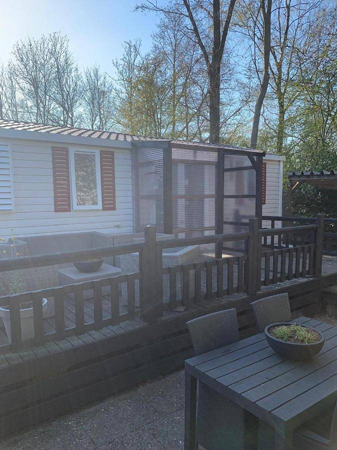 Camping voor 6 personen, with Terras and Tuin as well as Kinderzwembad and Zwembad in Nationaal Park De Alde Feanen