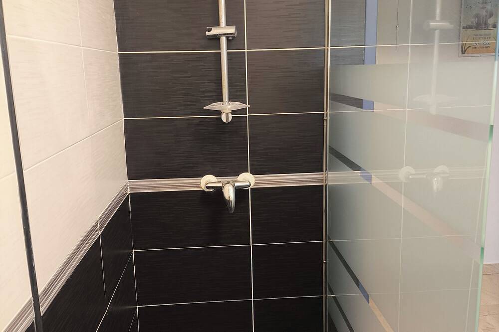 Villa Juju 1 bedroom in Le Luc, Draguignan region