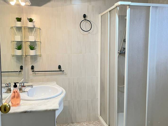 Ganze Ferienwohnung, Ferienwohnung für 9 Personen mit Balkon/Terrasse in Port de Sagunt, Sagunto