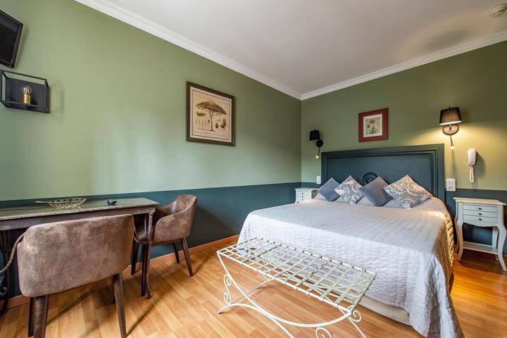 Hôtel pour 2 personnes, avec terrasse ainsi que jardin et piscine à Gigondas - 3