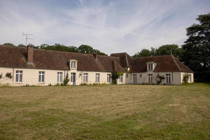Villa pour 15 personnes, avec vue et terrasse ainsi que jardin et piscine, animaux acceptés dans Yvelines - 2