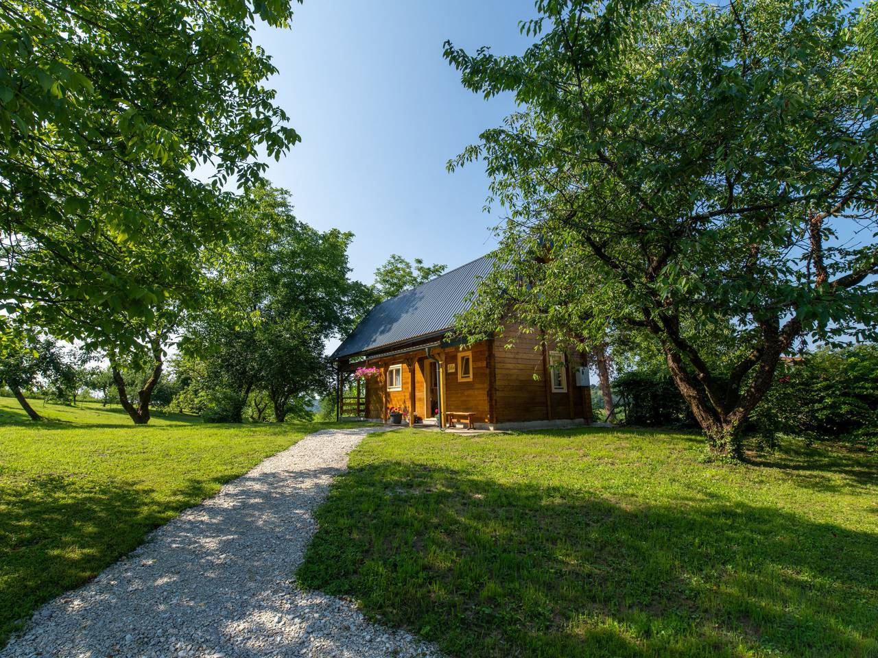 Jela in Karlovac, Karlovac und Umgebung