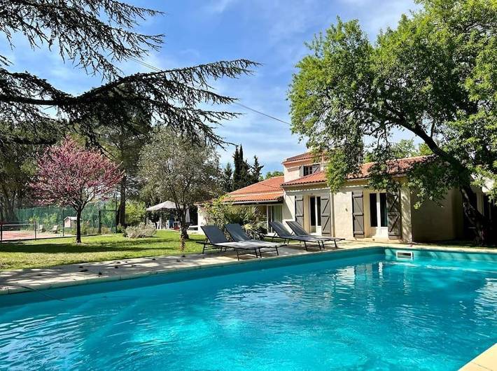 Villa pour 8 personnes, avec piscine et jardin