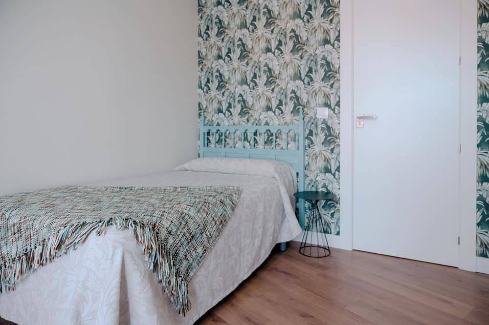 Entire apartment, Spacious 3-bedroom apartment in delightful Alcantarilla with own kitchen. in Murcia, Murcia Inland