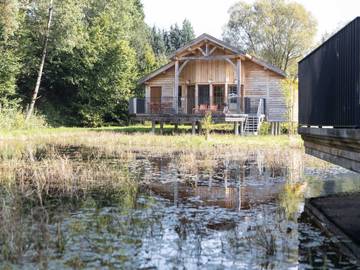 Location de vacances pour 6 personnes, avec terrasse, adapté aux familles à Gedinne