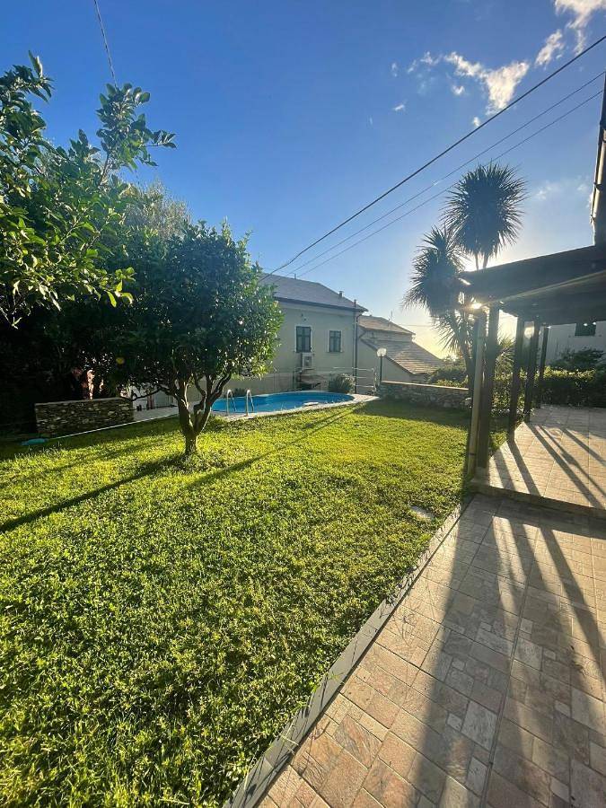 Gîte pour 6 personnes, avec piscine ainsi que vue et jardin, animaux acceptés dans Nervi (Genova) - 3