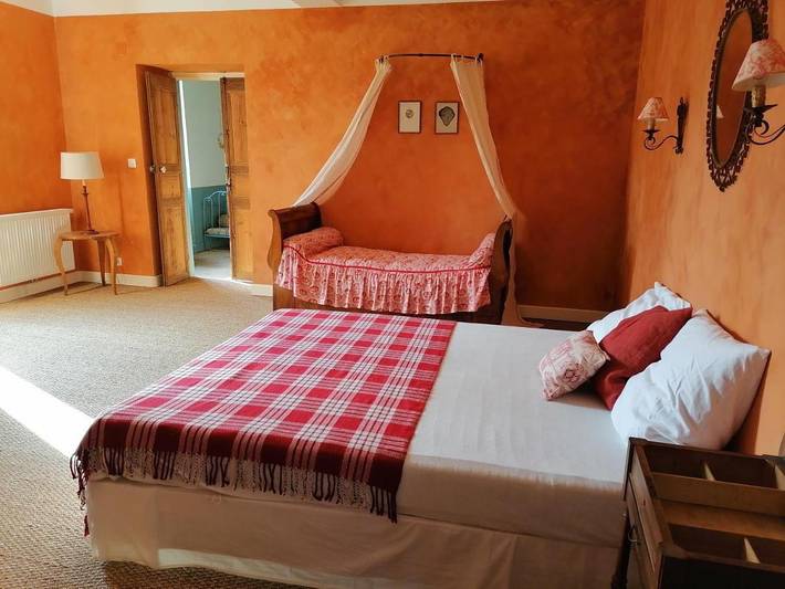 Location de vacances pour 3 personnes, avec Terrasse et Jardin ainsi que Piscine et Vue à Ozenx-Montestrucq - 3