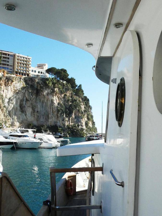 Bateau pour 10 personnes, avec terrasse et jacuzzi à Monaco - 3