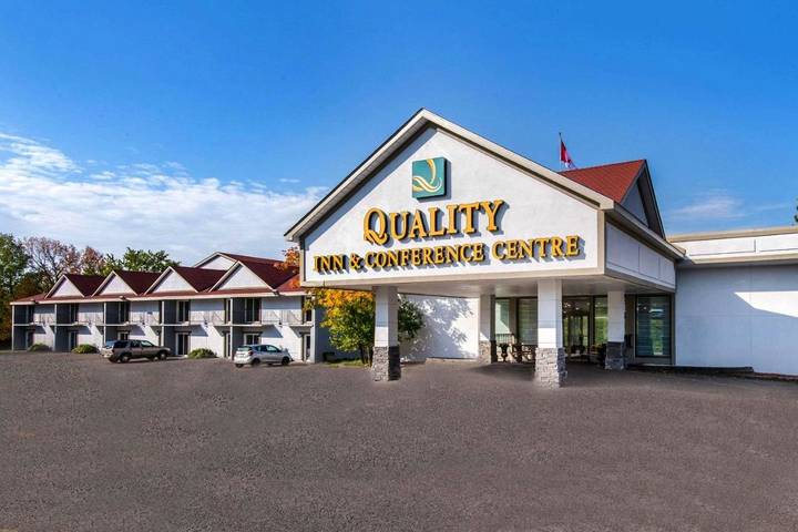 Hotel dla 4 osób, z basen i jacuzzi oraz sauna, zwierzęta dozwolone w Ontario