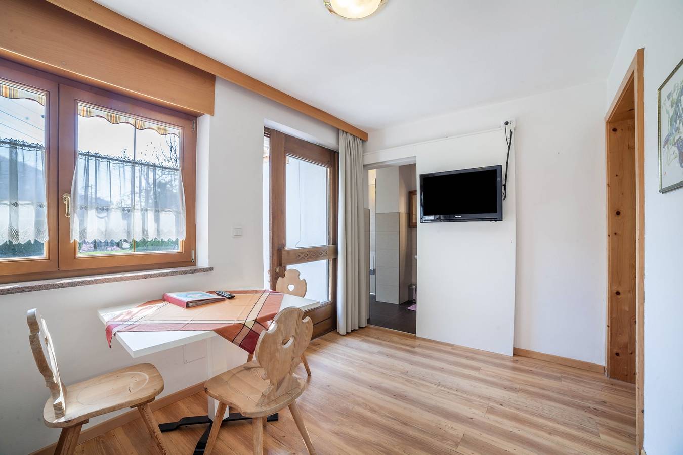 Entire apartment, Holiday Apartment 'Camping Passeier Apfelblüte' with Sauna, Mountain View, Garden & Wi-Fi in Saltaus, St. Martin in Passeier