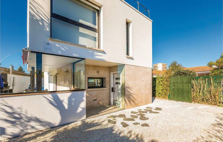 Ferienhaus für 6 Personen, mit Terrasse und Garten sowie Pool in Sant Pere Pescador - 3
