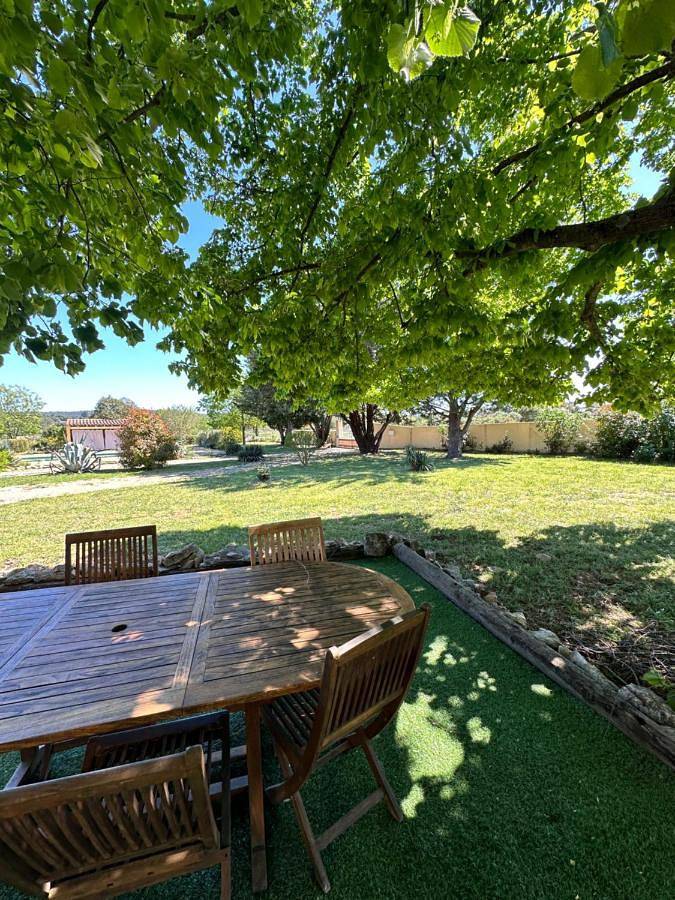 Villa pour 8 personnes, avec jardin ainsi que piscine et vue
