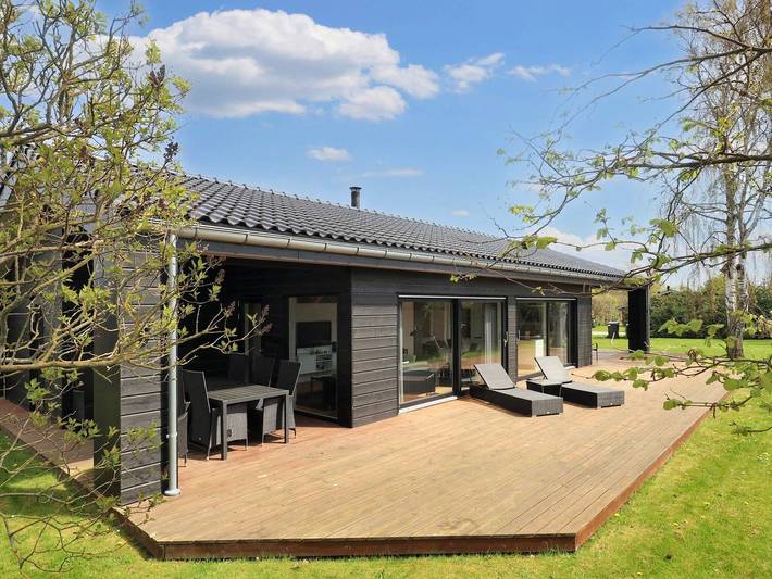 Ferienhaus für 8 Personen, mit Terrasse und Garten sowie Sauna am Mariagerfjord