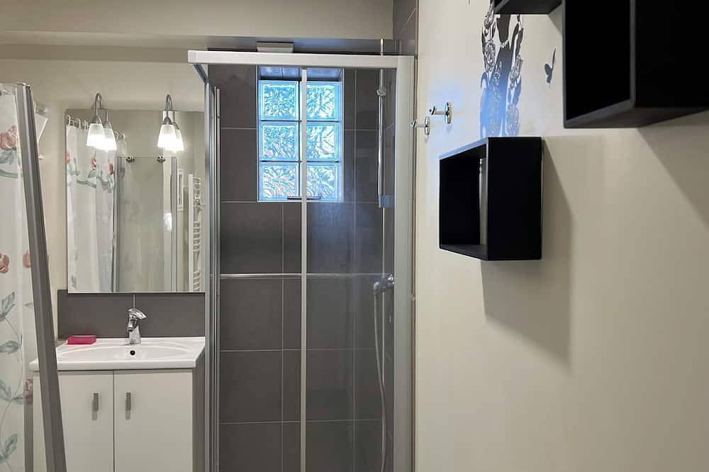 Apartamento entero, Meublé F3 Avec Stationnement 2 Chambres 5 Personnes Wi-fi Gratuit 20mn de Disney in Nanteuil-lès-Meaux, Sena y Marne