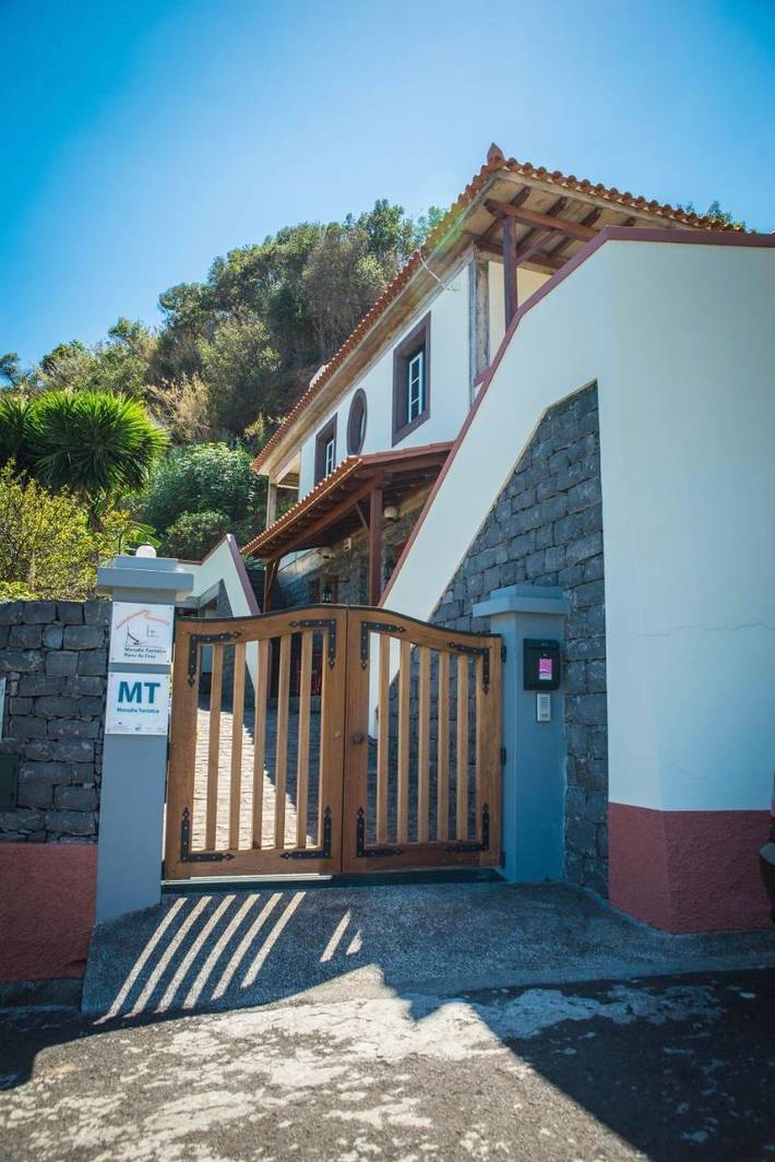 Location de vacances pour 8 personnes, avec jardin ainsi que vue et piscine à Porto da Cruz - 4