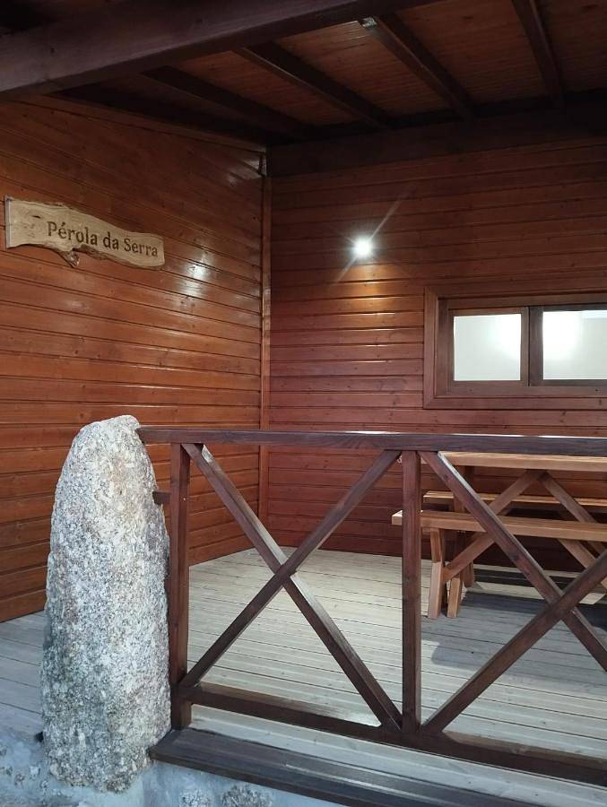 Location de vacances pour 5 personnes, avec Balcon ainsi que Terrasse et Vue dans Pero Viseu