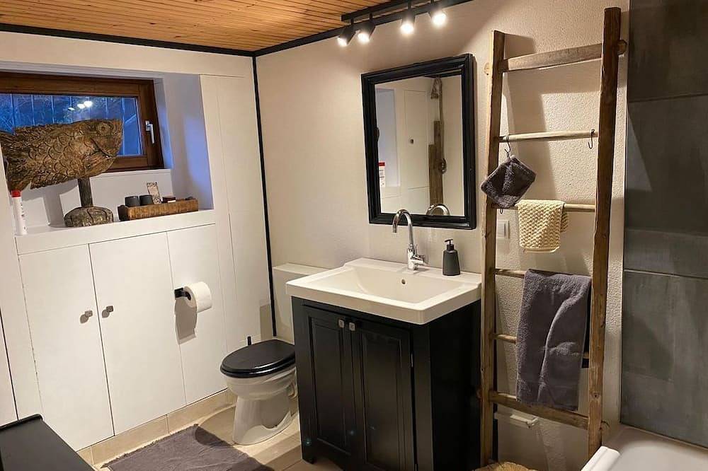 Ferienhaus Mountainside - Ferienhaus, Dusche, Wc, 1 Schlafraum in Bodenfelde, Weserbergland