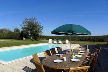 Villa pour 12 Personnes dans Mainzac, Charente, Photo 2