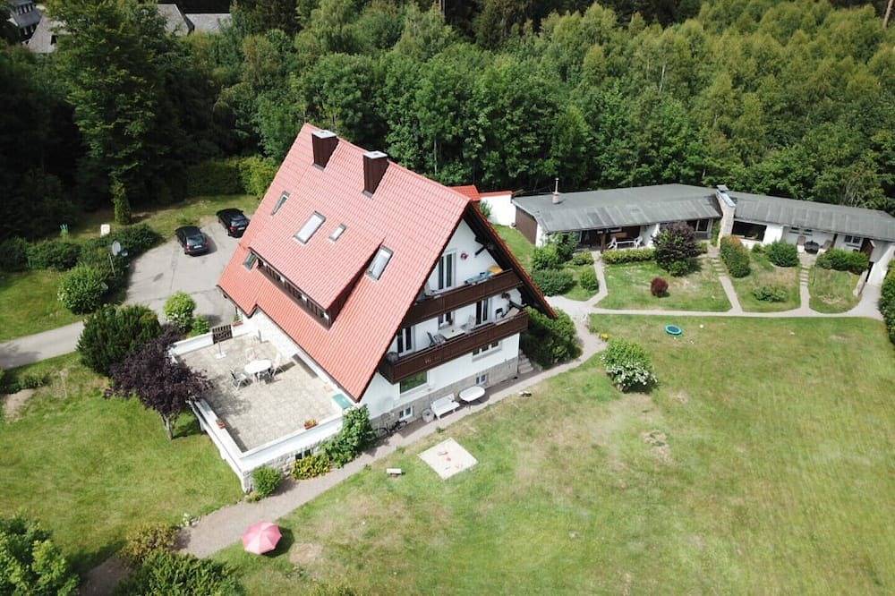 Ferienbungalow 'Uschi' mit Terrasse in sonniger Südlage und großer Wiese am Wald in Grafenhausen, Südschwarzwald