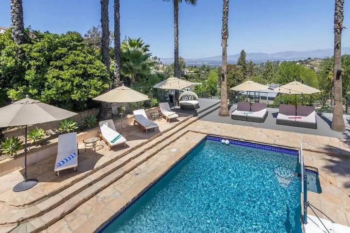Villa pour 10 personnes, avec jardin ainsi que piscine et vue, animaux acceptés à Los Angeles - 4