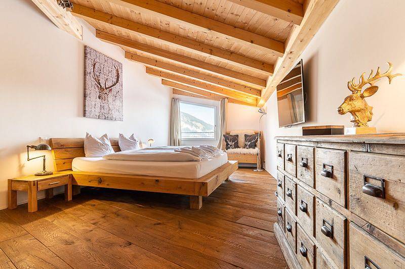 Ganze Wohnung, Die luxuriöse 4.5-Zimmer-Dachwohnung (150 m²) mit Sauna. in Flims-Dorf, Flims