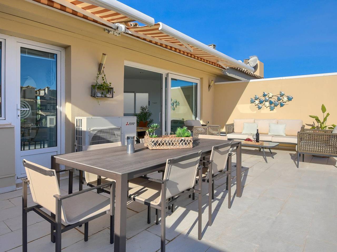 Entire apartment, Costa Blanca: Grand Appartement 2 Étagès à 200m de la Plage avec Wi-Fi et Climatisation in Teulada (Spain), Costa Blanca