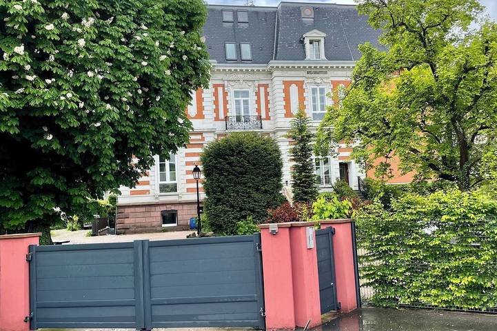 Appartement de vacances pour 11 personnes, avec terrasse et jardin, animaux acceptés à Guebwiller