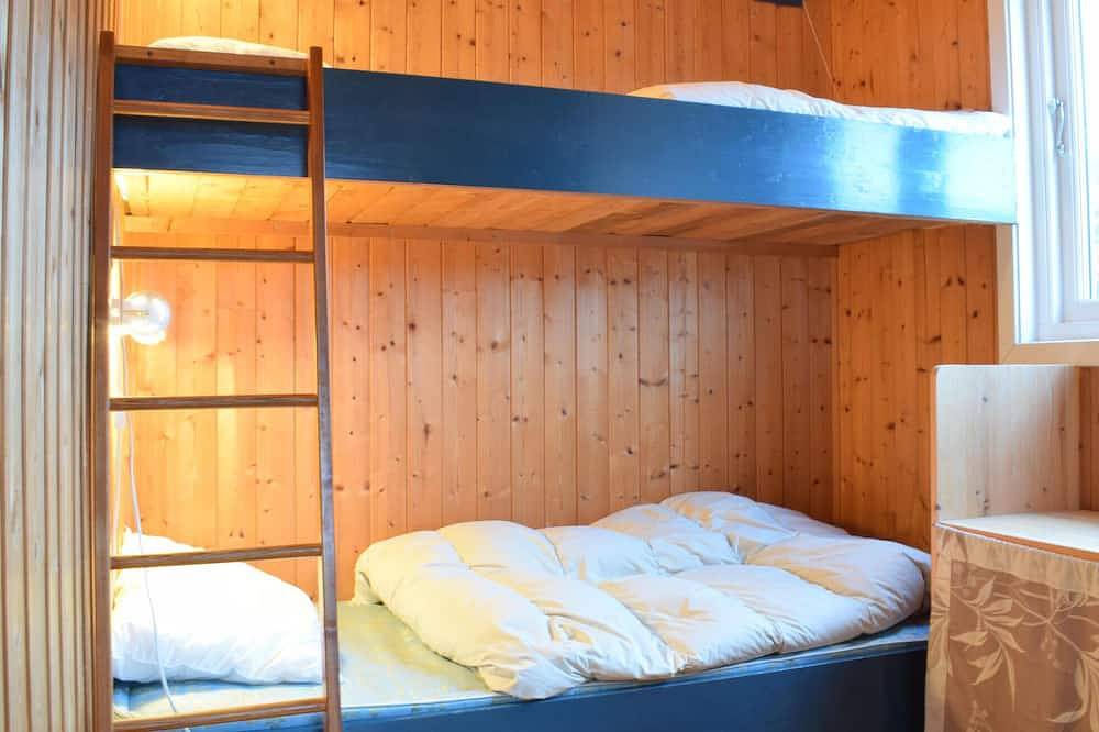 Lovely home in Eikelandsosen with sauna in Fusa