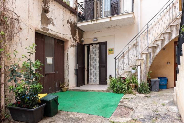 Hel lägenhet, Room 'U Curtigliu - Camera Familiare' with Shared Terrace, Wi-Fi and Air Conditioning in Realmonte, Agrigento provins
