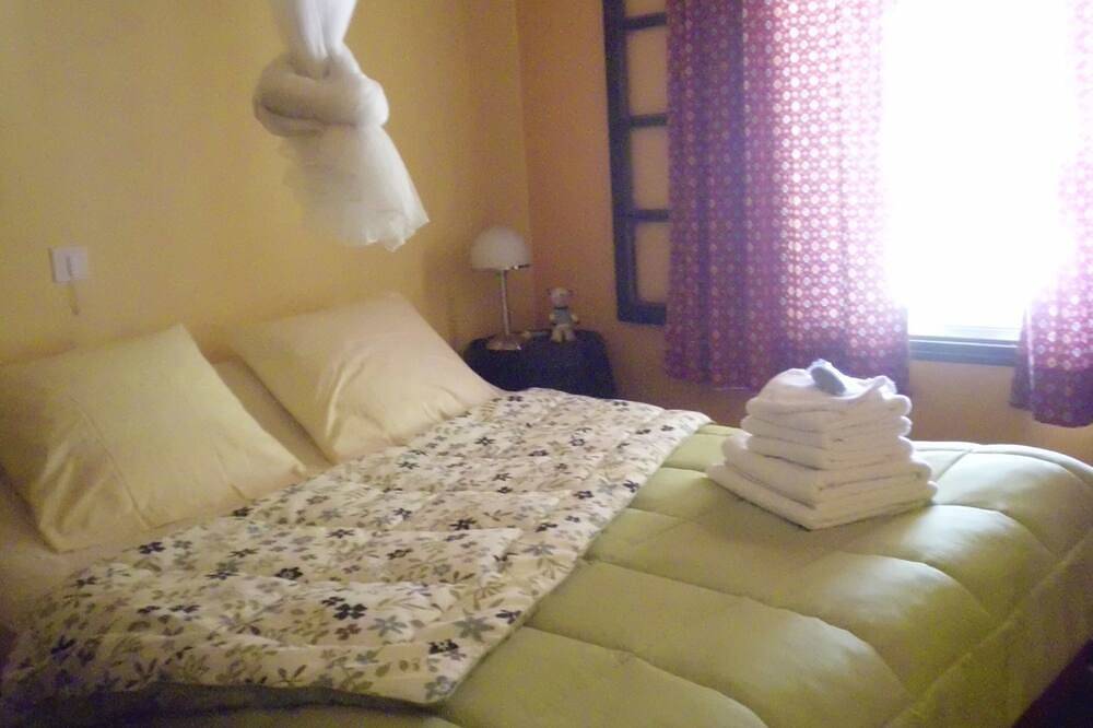 Promo!!Calme Absolu sur 15 Hectares Privés en Colline,Animaux Admis, Pisc.Chauff in Mazaugues, Région de Brignoles