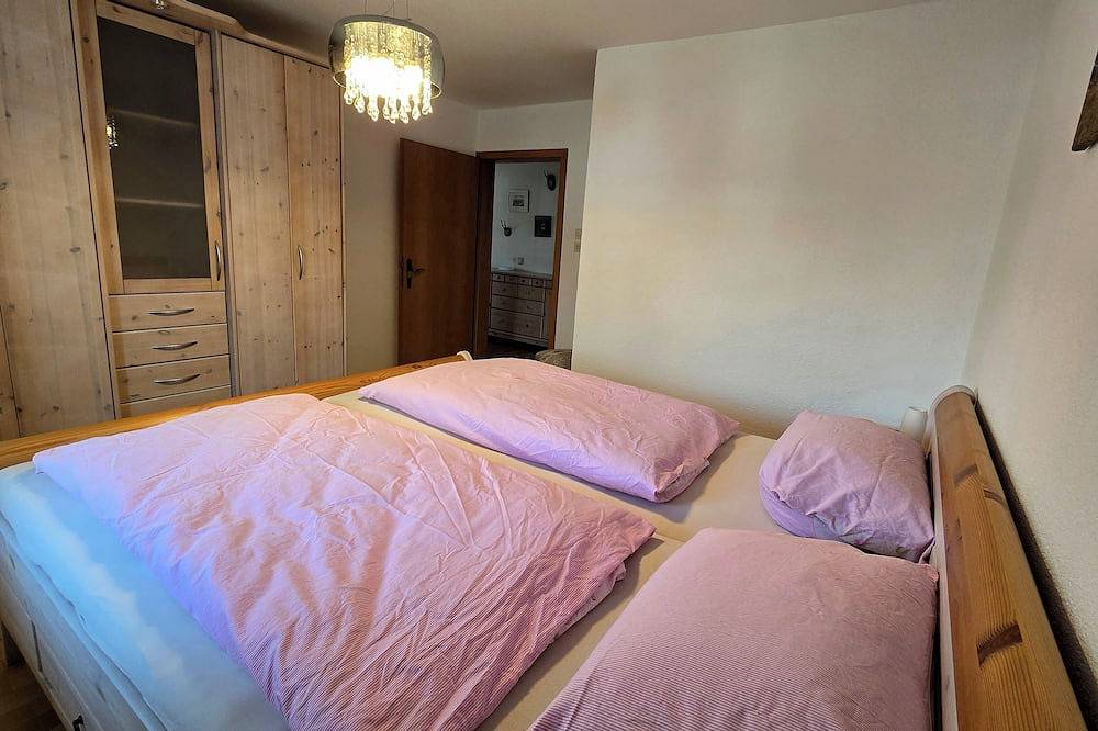 Ganze Wohnung, Gemütliche, ebenerdige Ferienwohnung mit Wintergarten im schönen Allgäu in Kaufbeuren, Bayerisch Schwaben