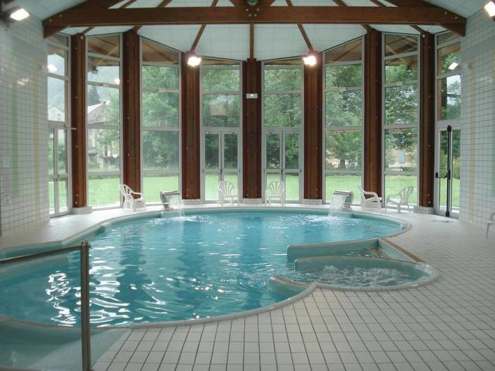 Appart’hôtel pour 4 personnes, avec Balcon et Jacuzzi ainsi que Jardin et Piscine à Aulus-les-Bains