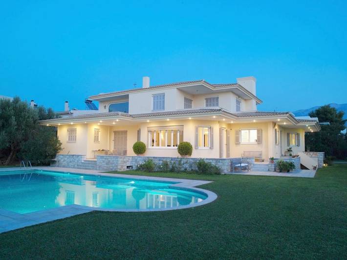 Ferienhaus für 12 Personen, mit Balkon und Whirlpool sowie Terrasse und Garten