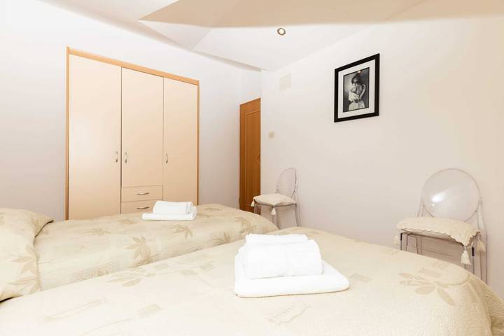 Ganze Wohnung, Schickes Apartment mit 2 Schlafzimmern, perfekt für 4 in Mali Lošinj, Aratore