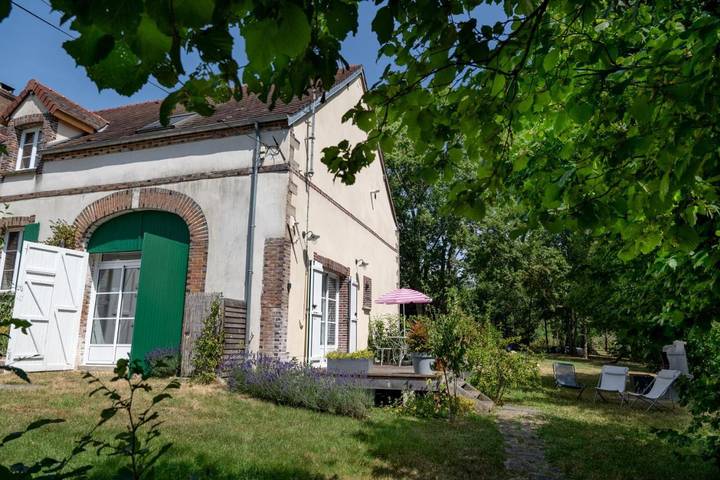 Location de vacances pour 5 personnes, avec Terrasse ainsi que Jardin et Vue à Égriselles-le-Bocage