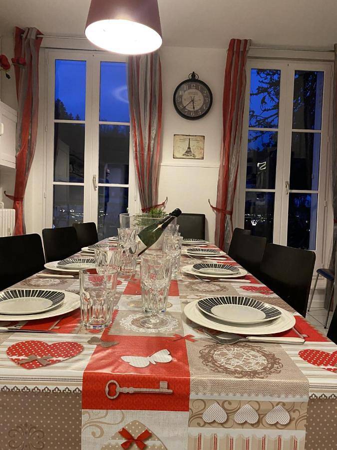 Gîte pour 8 personnes, avec jardin et vue, animaux acceptés dans Thermes De Choussy - 3