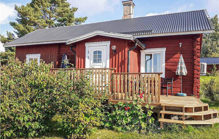 Vakantiehuis voor 4 personen, with Terras and Tuin as well as Uitzicht op het meer in Dalarna