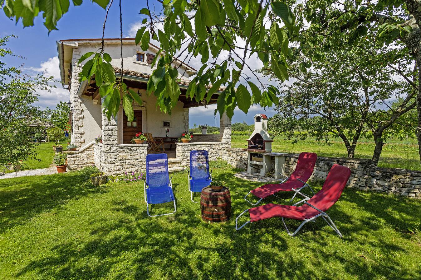Ferienhaus Galant * eingezäunter Garten, Terrasse, Grill, Wlan in Žminj, Zentralistrien